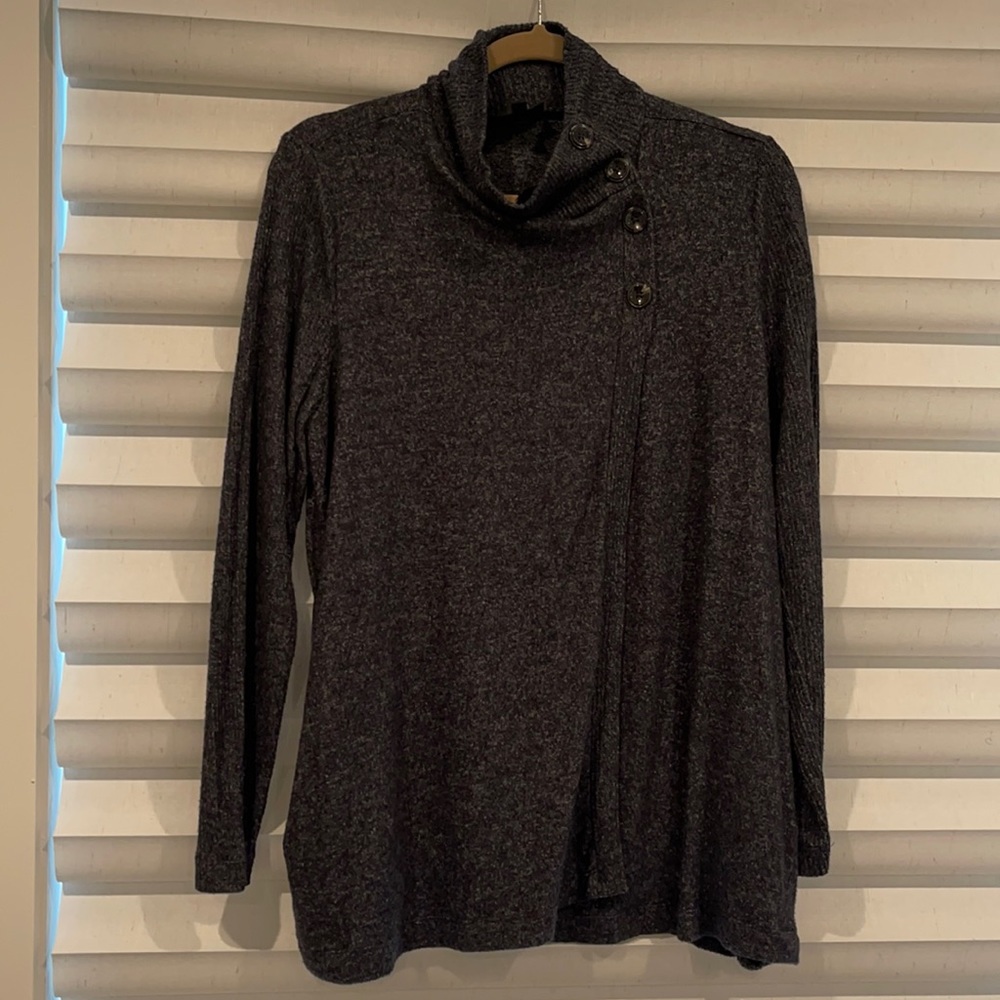 Bobeau sweater with buttons